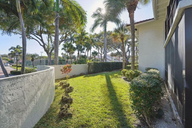 100 Pelican Pointe Drive 101, Delray Beach, FL 33483