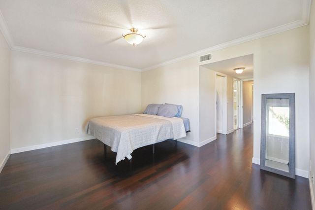 100 Pelican Pointe Drive 101, Delray Beach, FL 33483