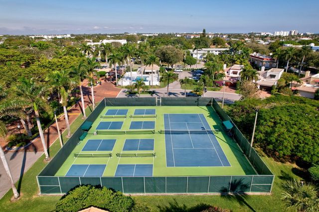 100 Pelican Pointe Drive 101, Delray Beach, FL 33483