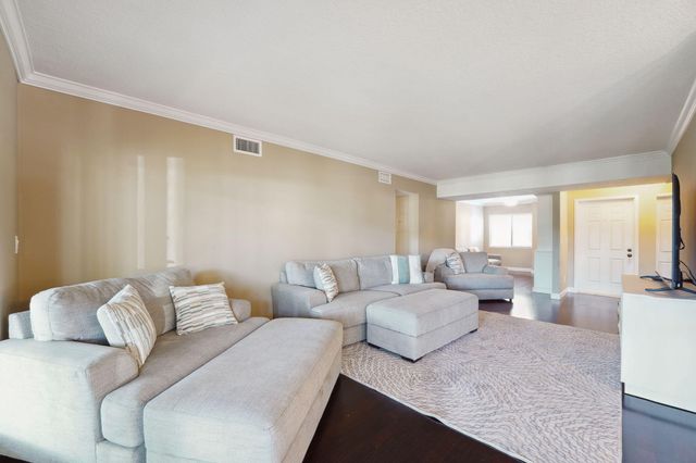 100 Pelican Pointe Drive 101, Delray Beach, FL 33483