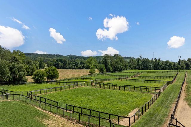 5701 Lancaster Circleville Road SW, Lancaster, OH 43130