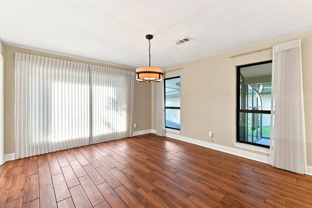 3721 Autumn Lane, Baytown, TX 77521