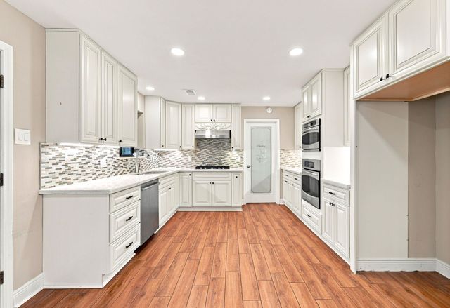 3721 Autumn Lane, Baytown, TX 77521