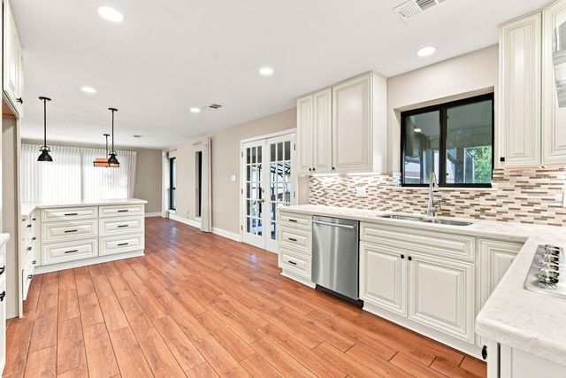 3721 Autumn Lane, Baytown, TX 77521