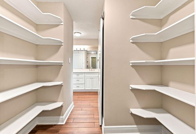 3721 Autumn Lane, Baytown, TX 77521