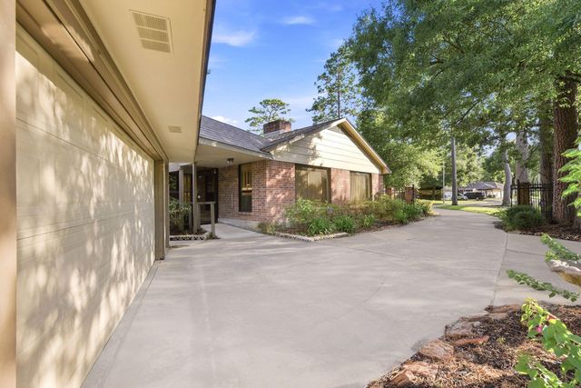 3721 Autumn Lane, Baytown, TX 77521
