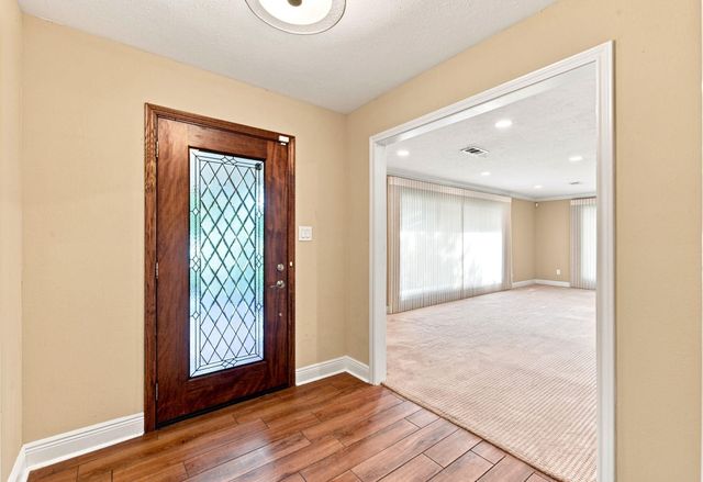 3721 Autumn Lane, Baytown, TX 77521