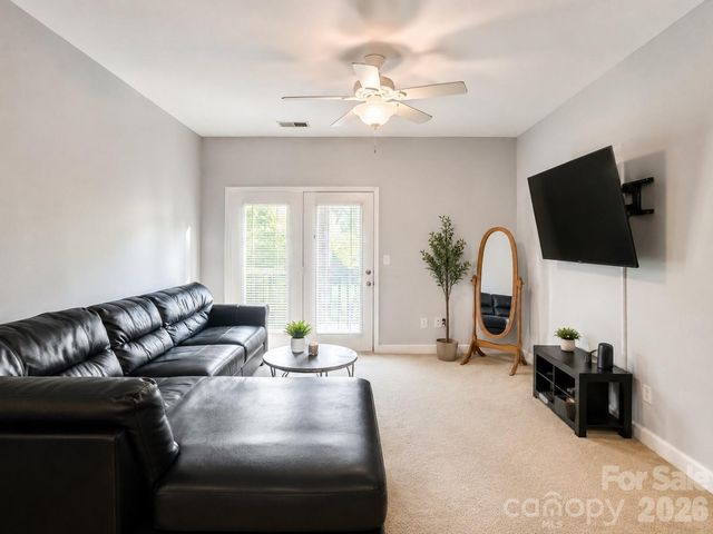 9813 Hyde Glen Court, Charlotte, NC 28262
