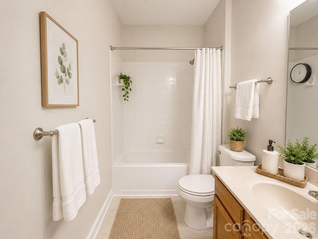 9813 Hyde Glen Court, Charlotte, NC 28262