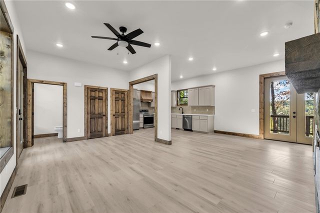 13989 Gentilly Road, Rogers, AR 72758