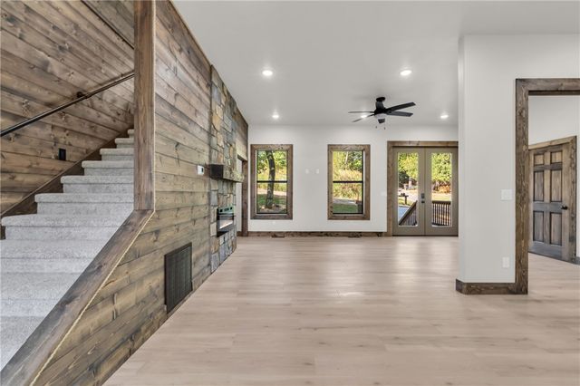 13989 Gentilly Road, Rogers, AR 72758
