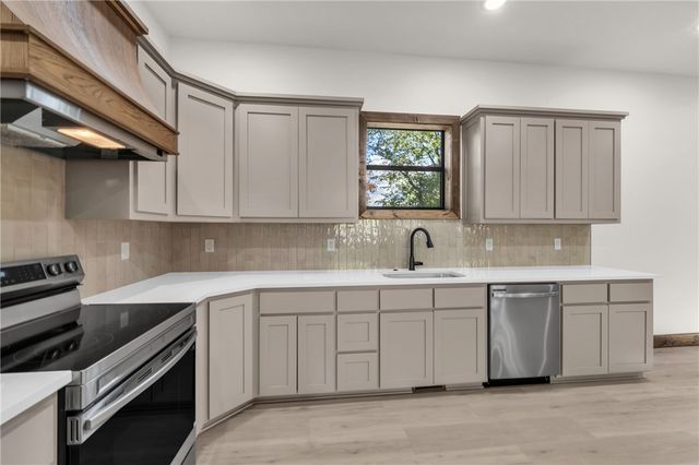 13989 Gentilly Road, Rogers, AR 72758