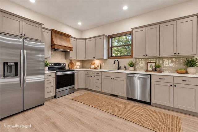 13989 Gentilly Road, Rogers, AR 72758