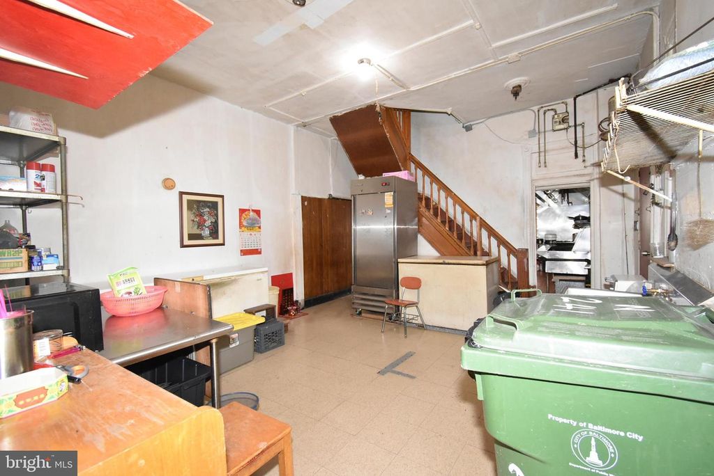 Image 11 of property listing at 241 N LAKEWOOD AVE, Baltimore, MD 21224