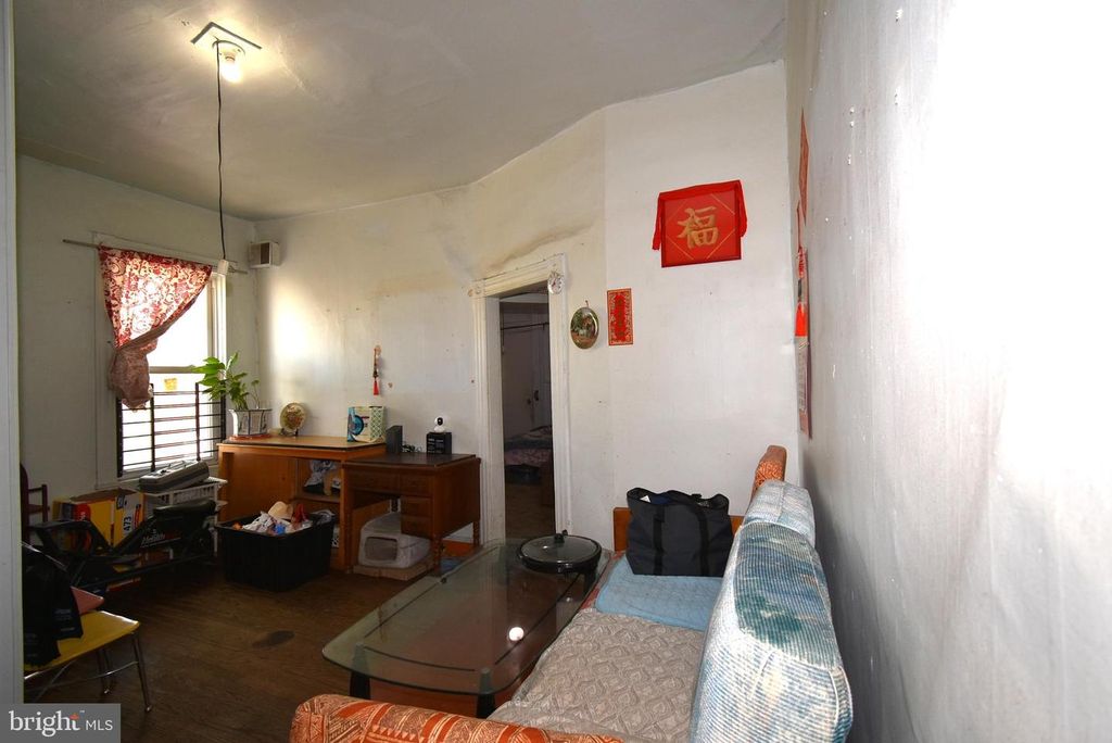 Image 16 of property listing at 241 N LAKEWOOD AVE, Baltimore, MD 21224