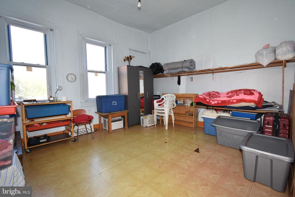 Image 18 of property listing at 241 N LAKEWOOD AVE, Baltimore, MD 21224