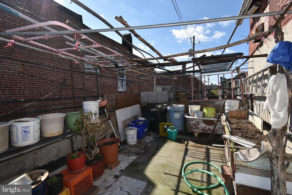 Image 19 of property listing at 241 N LAKEWOOD AVE, Baltimore, MD 21224