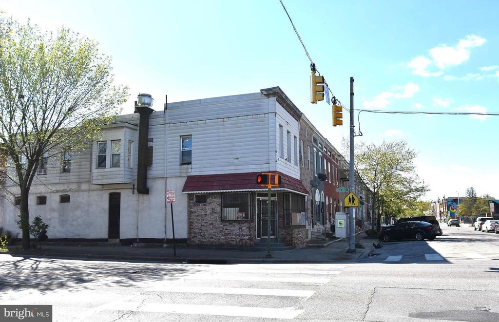Image 3 of property listing at 241 N LAKEWOOD AVE, Baltimore, MD 21224