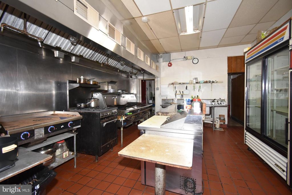 Image 7 of property listing at 241 N LAKEWOOD AVE, Baltimore, MD 21224