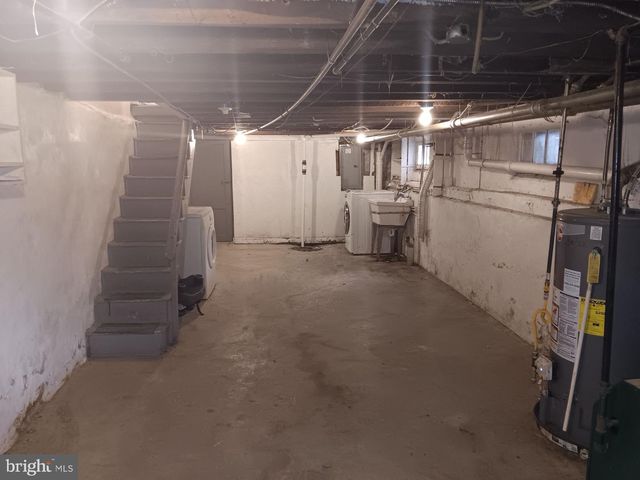 2309 UPLAND ST, Chester, PA 19013