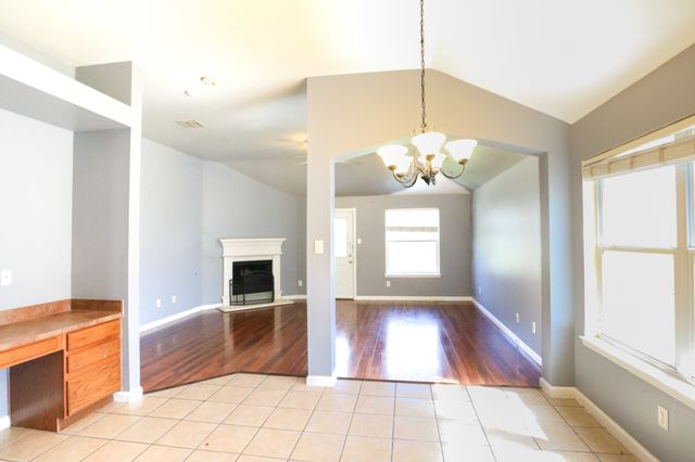 3921 Summerhill Lane, Fort Worth, TX 76244