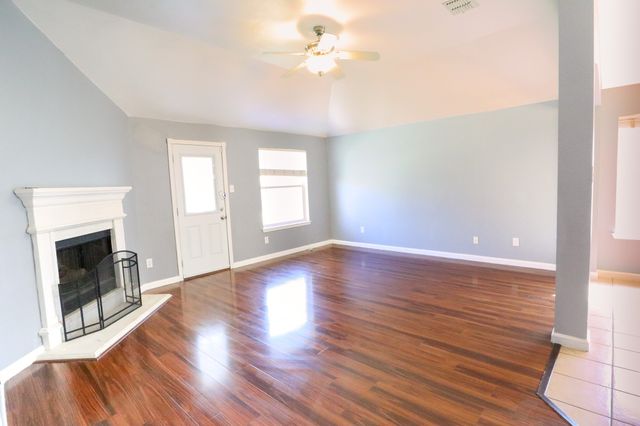 3921 Summerhill Lane, Fort Worth, TX 76244