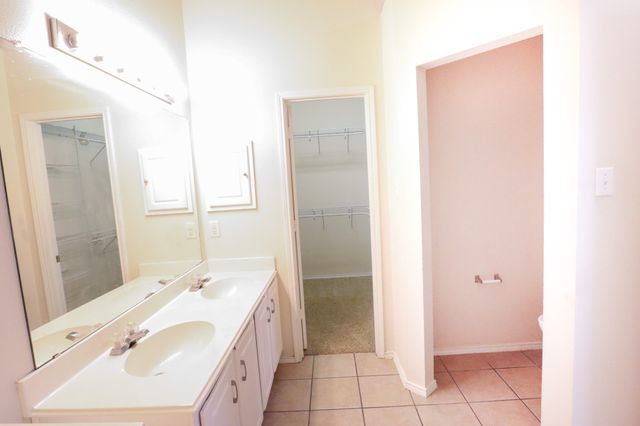 3921 Summerhill Lane, Fort Worth, TX 76244