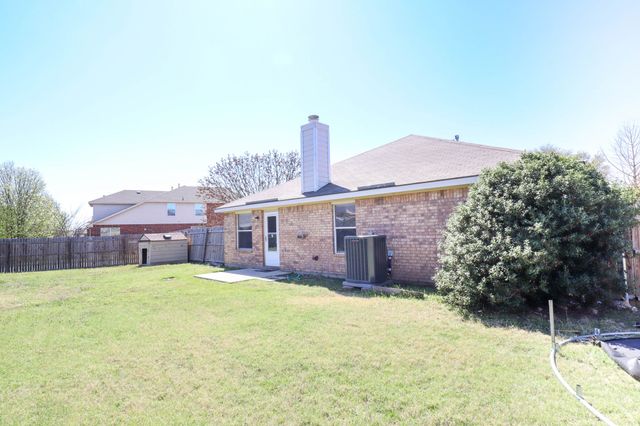 3921 Summerhill Lane, Fort Worth, TX 76244