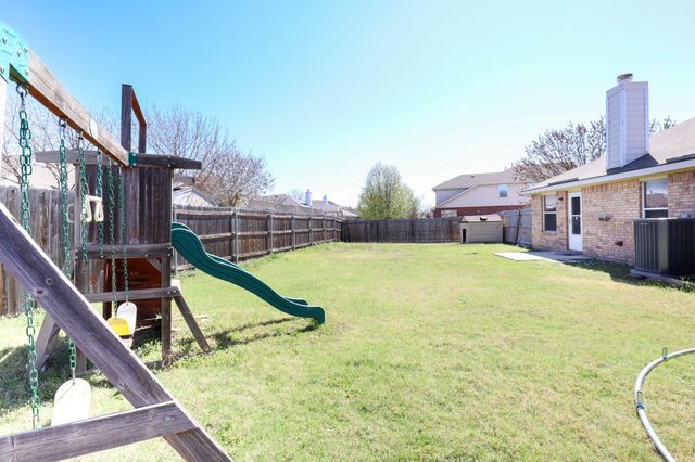 3921 Summerhill Lane, Fort Worth, TX 76244