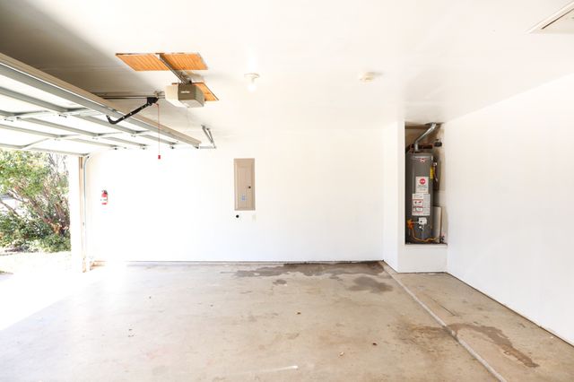 3921 Summerhill Lane, Fort Worth, TX 76244