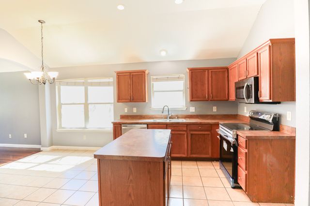 3921 Summerhill Lane, Fort Worth, TX 76244