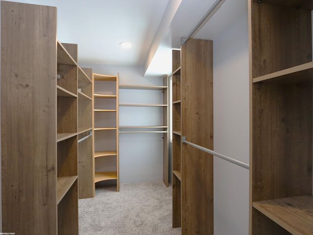 40364 Long Horn Drive, Sterling Heights, MI 48313