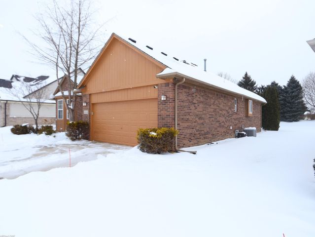 40364 Long Horn Drive, Sterling Heights, MI 48313