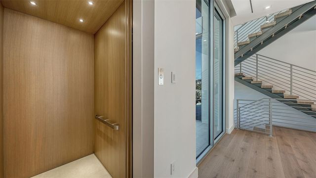 6489 GULFSIDE ROAD, Longboat Key, FL 34228