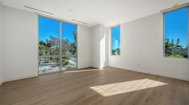 6489 GULFSIDE ROAD, Longboat Key, FL 34228