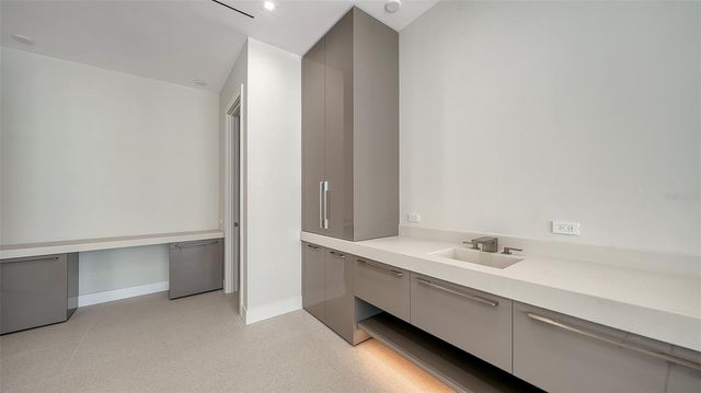 6489 GULFSIDE ROAD, Longboat Key, FL 34228