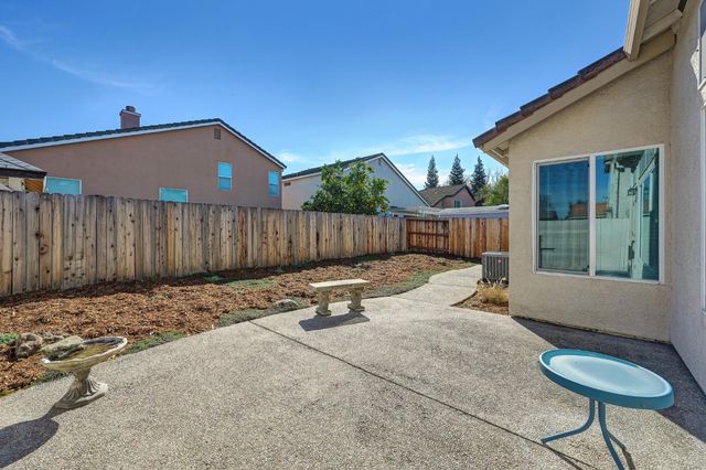 8897 Carmel Plaza Way, Elk Grove, CA 95758