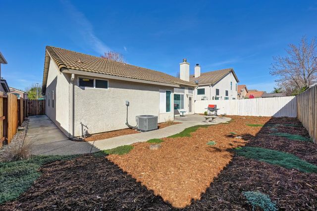 8897 Carmel Plaza Way, Elk Grove, CA 95758