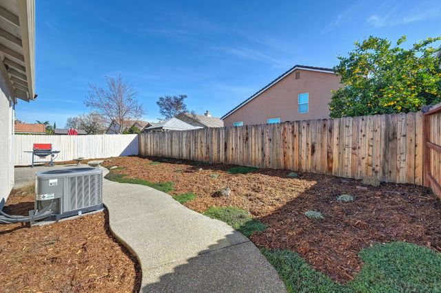 8897 Carmel Plaza Way, Elk Grove, CA 95758