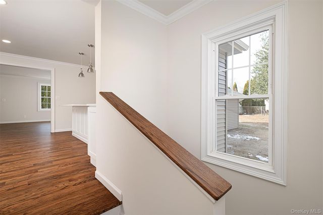 3 Adelaide Park, Center Moriches, NY 11934