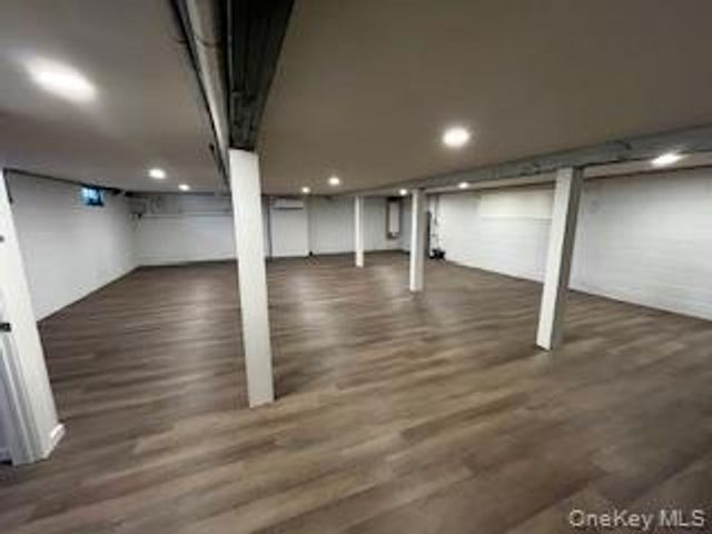 3 Adelaide Park, Center Moriches, NY 11934