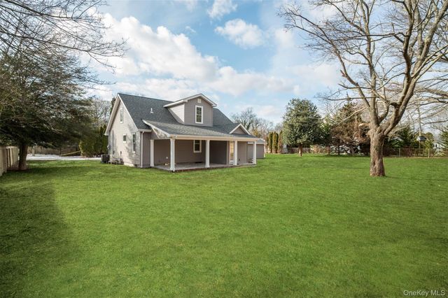 3 Adelaide Park, Center Moriches, NY 11934