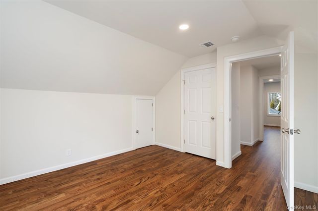 3 Adelaide Park, Center Moriches, NY 11934