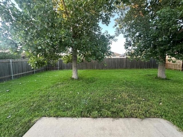 18312 Crestwind LN, Elgin, TX 78621