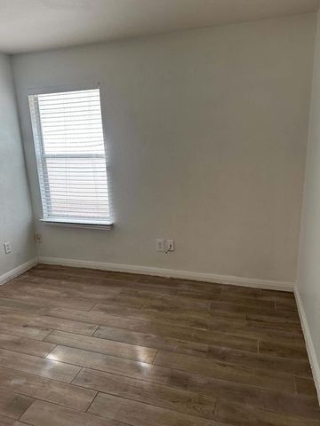 18312 Crestwind LN, Elgin, TX 78621