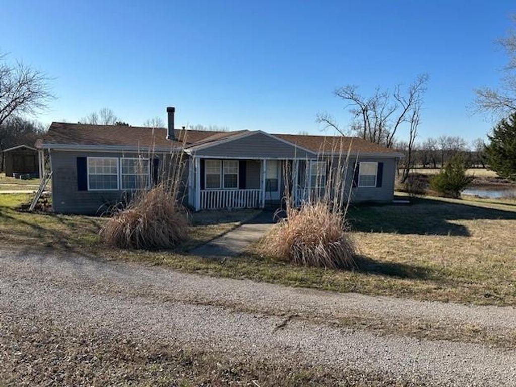 33419 S State Route F Highway, Garden City, MO 64747