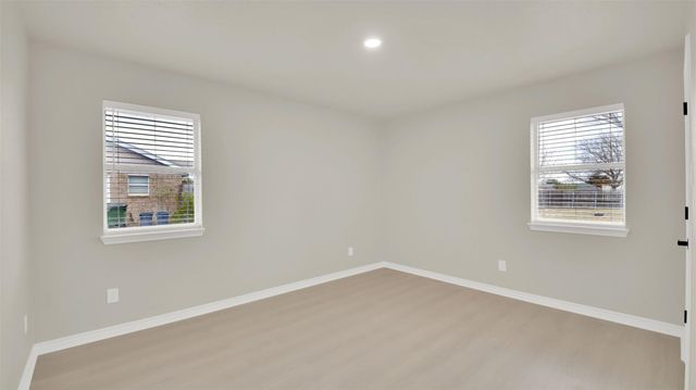 131 Meadow Valley LOOP, Jarrell, TX 76537