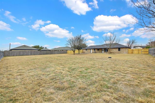 131 Meadow Valley LOOP, Jarrell, TX 76537