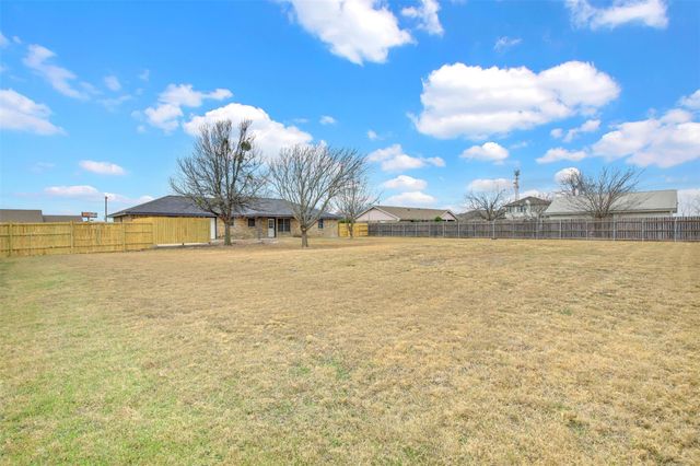 131 Meadow Valley LOOP, Jarrell, TX 76537