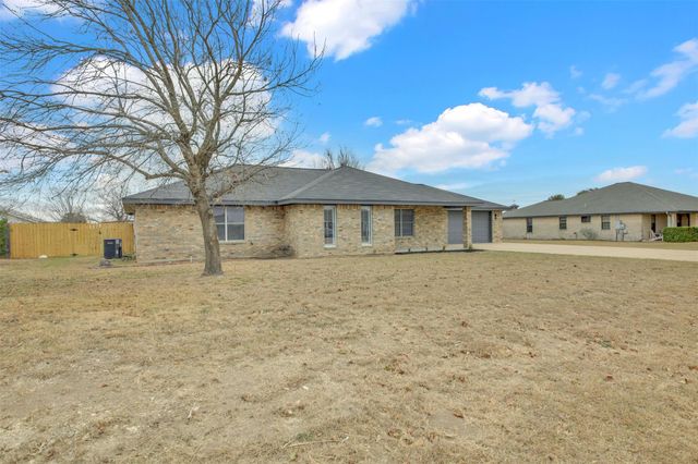 131 Meadow Valley LOOP, Jarrell, TX 76537